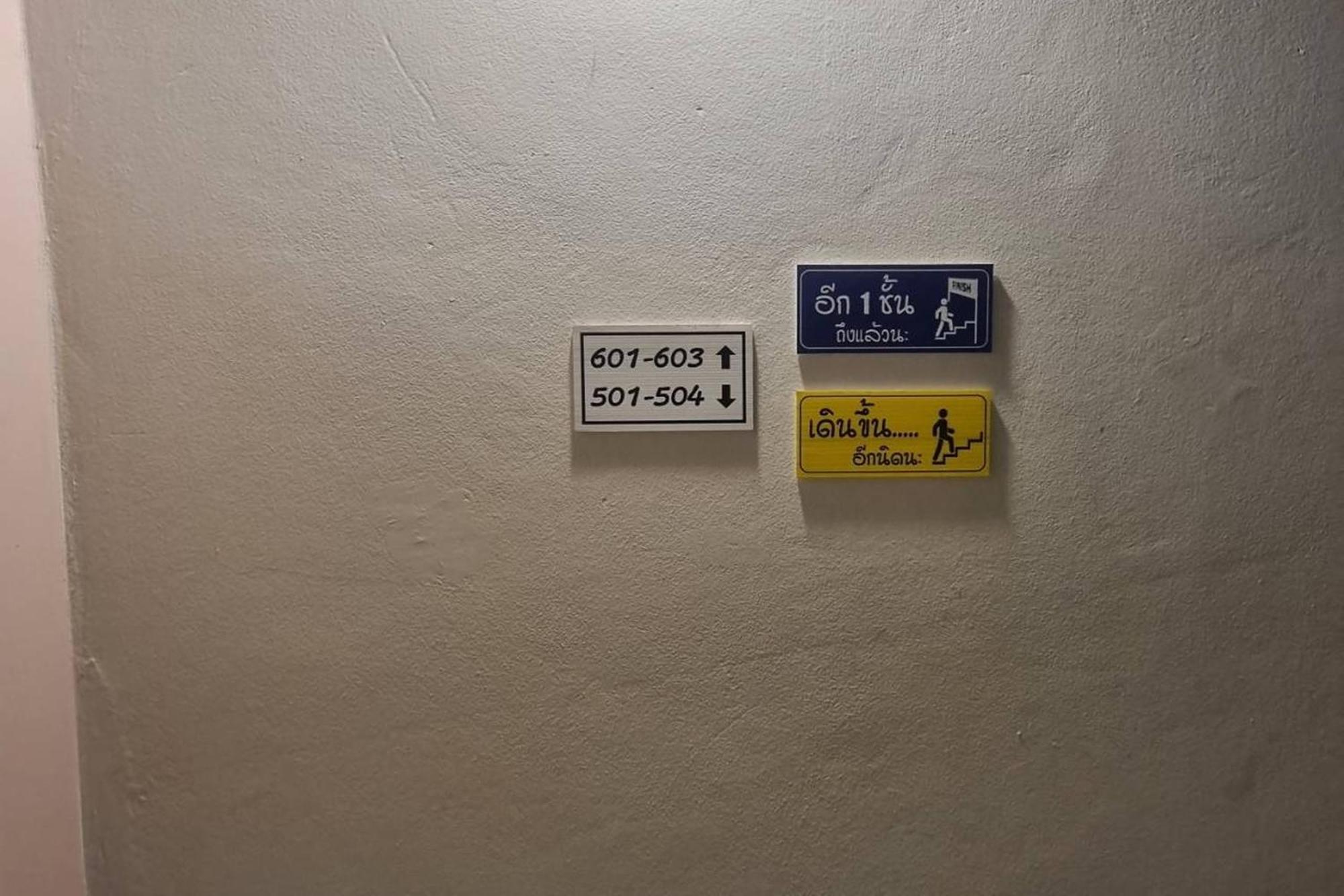 Bnb98 Silom Hotel Bangkok Esterno foto